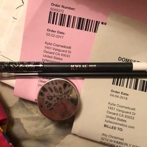 Kylie cosmetics snow eyeliner